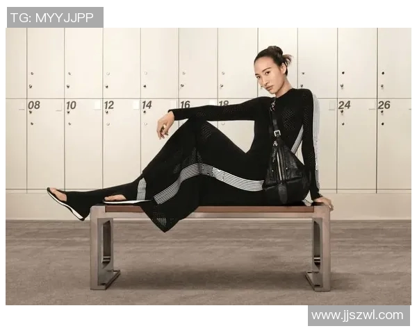 从赛场到街头全面解析球员私服穿搭风格与潮流趋势